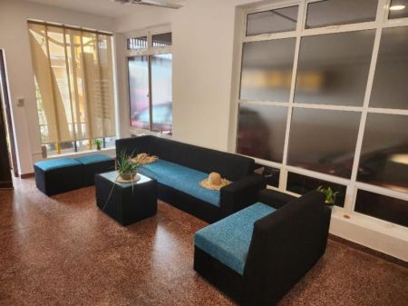 Living Room - Spacious 3 Bedroom House for Rent – Colombo 02