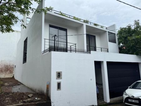 Exterior - 4BR 3-Storey House for Rent in Malabe | LKR 300,000 per Month (HS4773)