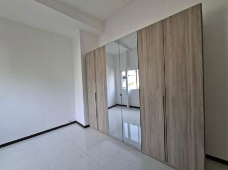 Bedroom - Modern Living | Spacious 2-Bedroom Apartment in Colombo 05 Apartments.(  Montri Jayawardena )