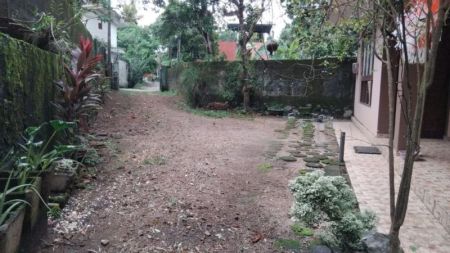 Exterior - Rs 2.85 million per perch. 15.6 p in Kotte