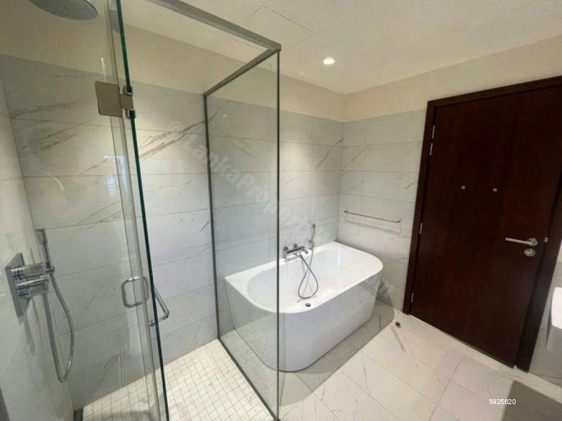 Bathroom - Apartment for sale in Colombo 2