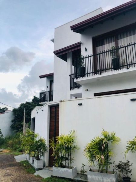 Exterior - (PH986) Three Storey House for Sale in Piliyandala
