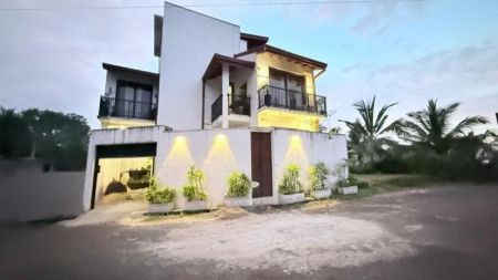 Exterior - (PH986) Three Storey House for Sale in Piliyandala