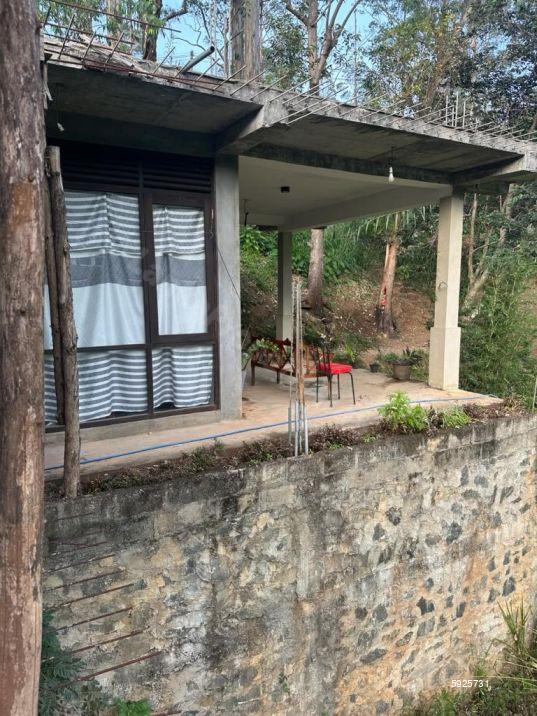 Land with house for sale in Vidurupola