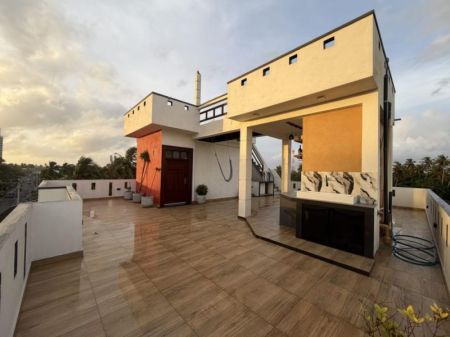 Exterior - (BR175) Fully Furnished Upstairs House for Rent in Uswetakeiyawa