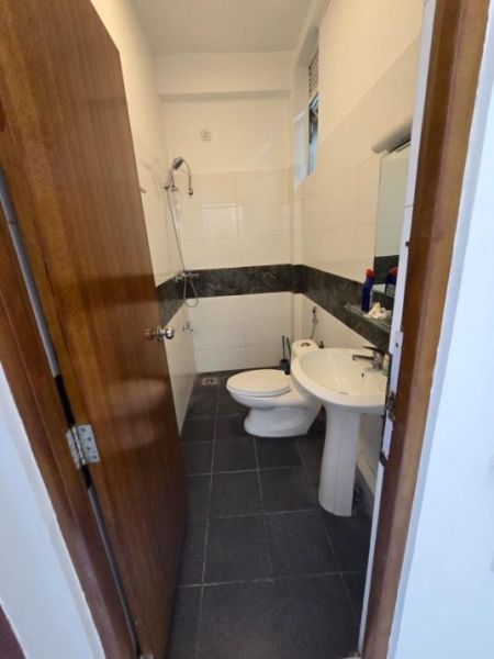 Bathroom - Colombo 06 3 BR Apartment for Sale 