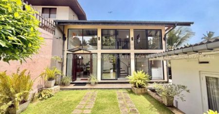 Exterior - House for rent in Nugegoda 
