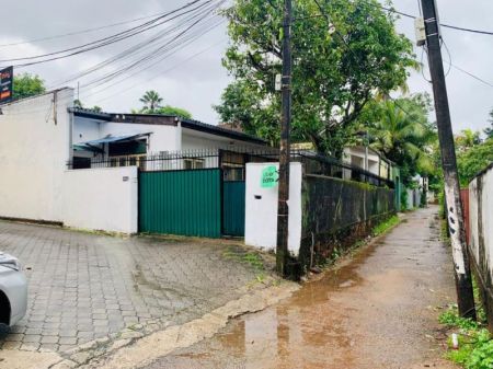Exterior - House with Annexe for Sale in Nugegoda