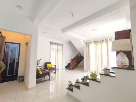 Living Room -  Two Storyed House For Sale In MDH Jayawardena Road, Athurugiriya 
