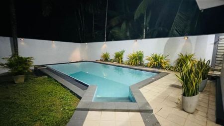 Exterior -  Stunning Three-Storey Luxury Home for Sale – Athurugiriya