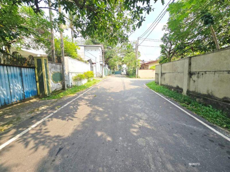 Bare Land for sale in Thalahena