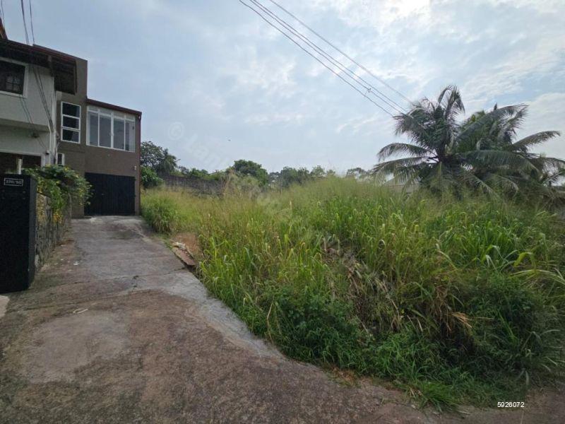 Bare Land for sale in Thalawathugoda