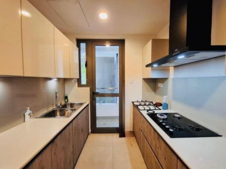 Kitchen - Luxury Apartment for Rent – 447 Luna Tower, Colombo 02