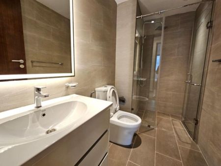Bathroom - 2 bedrooms fully furnished apartment at Trizen Colombo 2 rent 
