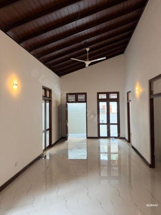 House for sale in Kadawatha