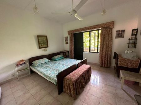 Bedroom - 6 Bedroom Land with Old House for Sale - Colombo 7, Bauddhaloka Mawatha | LKR 264.7 Million (EM917)