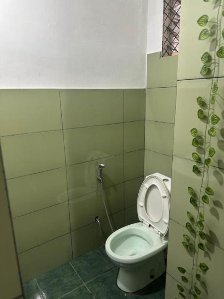 Bathroom - Spacious 4 Bedroom Family Home for Sale in Rajagiriya