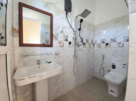 Bathroom - Brand New Luxury Single Story House For Sale In Diyagama