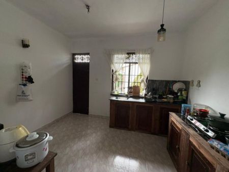 Kitchen - Situated on Baddegana Road, this property offers easy access to schools, supermarkets, restaurants, hospitals, and Colom
