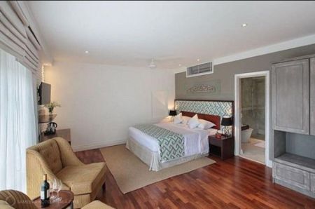 Living Room - Luxury 20 Rooms Villa for Rent in Kandy Close to the Kandy Town 