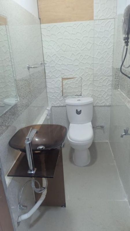 Bathroom - 12 AC Rooms with attached bathrooms for rent in Colombo 4