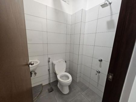 Bathroom - Unfurnished 2 Bedroom Apartment for Rent at Iconic Galaxy, Rajagiriya | LKR 350,000/ month (EM040AC)