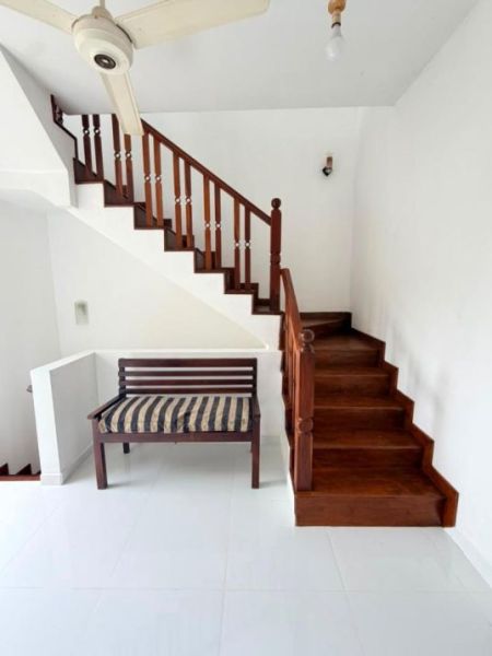 Living Room - Spacious 5 Bedroom House for Rent at Akuregoda, Battaramulla | LKR 225,000/ month (Negotiable) (EM043AC)