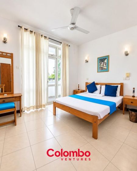Bedroom - RARE DEAL!  - 5 Room Chelsea Gardens 4176 sqft House on 7.45 perch Land for SALE - bordering Colombo 7 Colpetty 