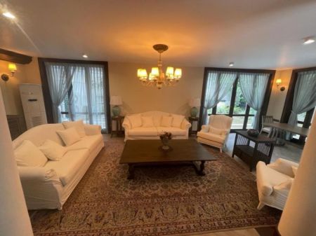 Living Room - Luxury House For Rent In Colombo 5 