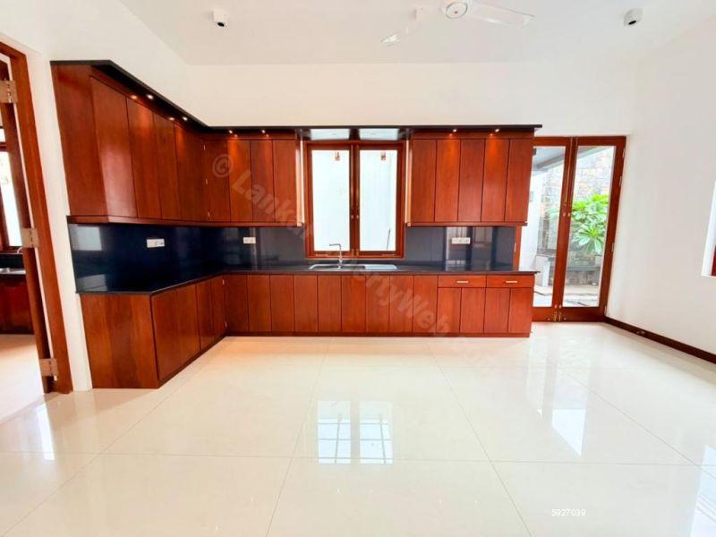 House for sale in Pita Kotte