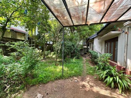Exterior - Urgent Sale - House for sale in Maharagama on Apeksha Cancer Hospital road
