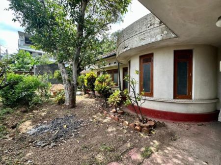 Exterior - Urgent Sale - House for sale in Maharagama on Apeksha Cancer Hospital road