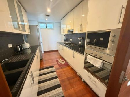 Kitchen - Luxury 3 BR Apartment for rent in Rajagiriya 