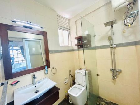 Bathroom - Bambalapitiya 3 Bed apartment for sale (sea side)