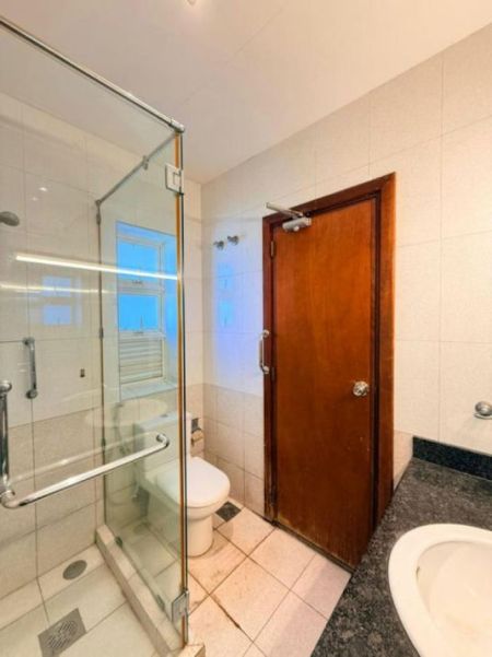 Bathroom - Trevose - 03 Bedroom Unfurnished Apartment for Sale in Colombo 05 (A4033)