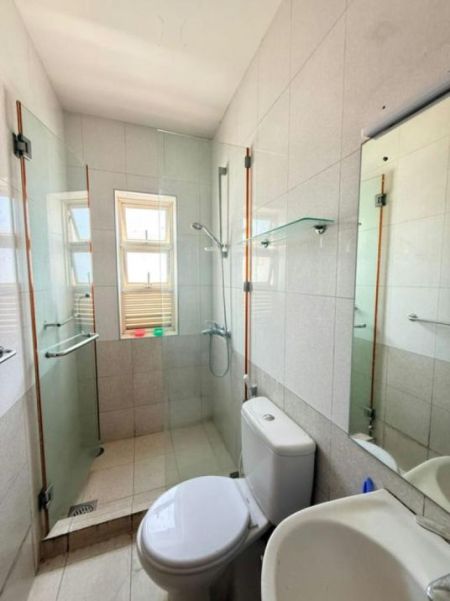 Bathroom - Trevose - 03 Bedroom Unfurnished Apartment for Sale in Colombo 05 (A4033)