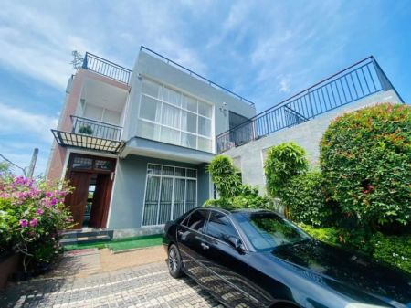 Exterior - Luxury House for Sale in Rajagiriya -PDH323