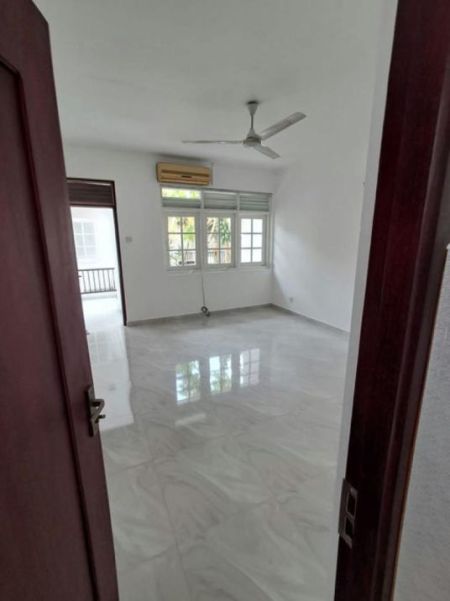 Bathroom - 04 Bedroom Unfurnished 02 Storied House for Rent in Colombo 07 (A6369)