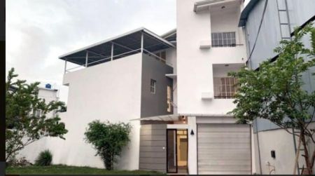 Exterior - 05 Bedroom Unfurnished 03 Storied House for Rent in Colombo 08 (A468)
