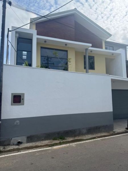 Exterior - Brand New Upmarket House for Sale at Maharagama | LKR 76 Million (EM042AC)
