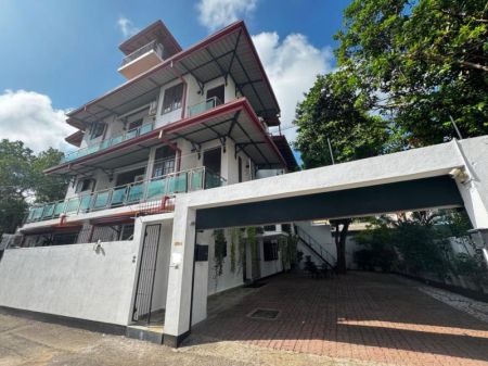 Exterior - Fully Furnished Luxury House with Spacious Garden | Colombo 05