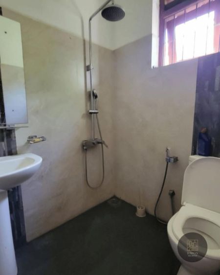 Bathroom - House for sale in Rajagiriya 