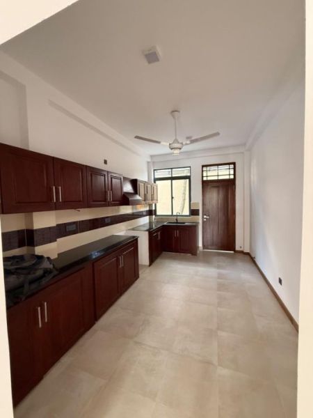 Kitchen - New 4Bed house for rent in mount Lavinia 