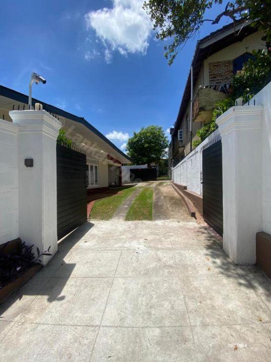Two access roads - House for rent in Ethul Kotte