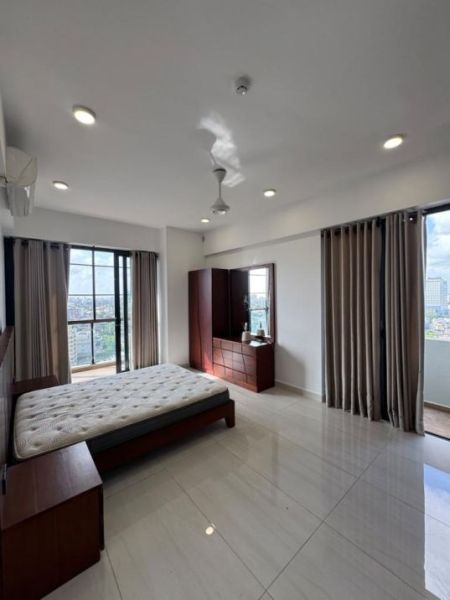 Bedroom - Elegant Fully Furnished 3BR Apartment with City Views at Park Heights, Colombo 05