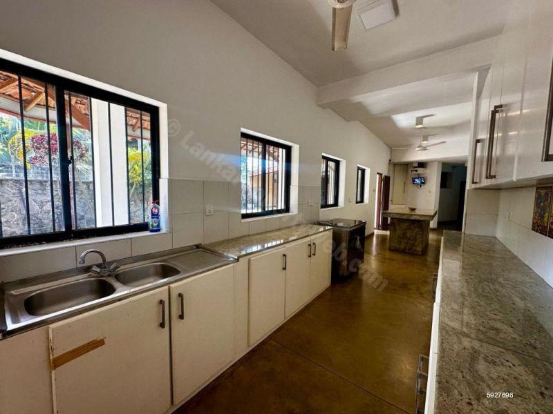 Kitchen - House for rent in Pelawatte