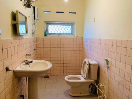Bathroom - 5BR House for Sale in Pitakotte | LKR 35 Million