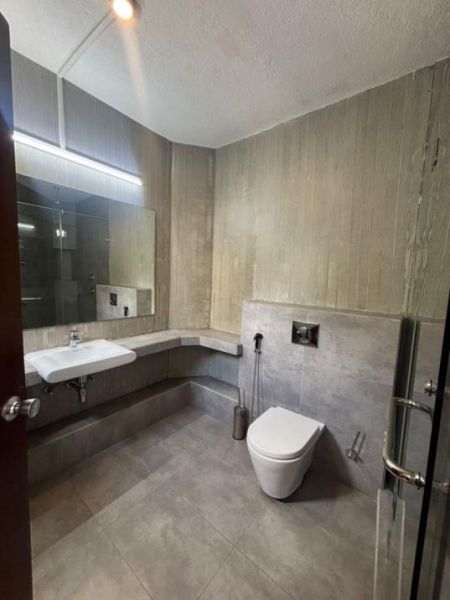 Bathroom - Spacious 2-Storey House for Rent – Gregory's Road, Colombo 07