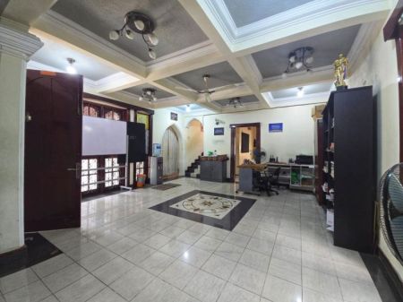 Living Room - Prime Property for Sale – Wellawatte, Colombo 06