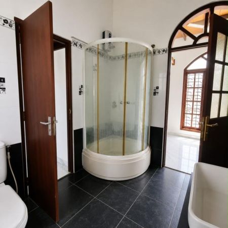 Bathroom - House For Sale - Kelaniya (Home & Income)